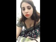 Ragazza italiana mostra le tette su Periscope