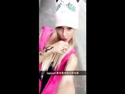 Selfie della biondissima pornostar friulana Nina Hernandez
