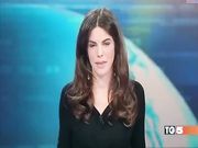 Tg5 upskirt della giornalista