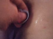 Giocando col culetto della moglie con plug anale