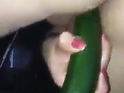 Gode a pecorina con grossa zucchina