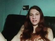 Ragazza italiana si scopa con la bottiglia su Periscope