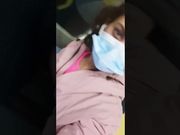 Ragazza italiana esibizionista fa la troia in treno