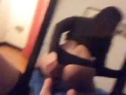 Troietta italiana si masturba allo specchio