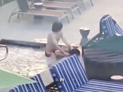 Amatoriale sesso al resort in piscina