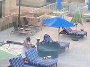 Amatoriale sesso al resort in piscina