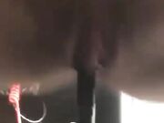 Si masturba col cambio della macchina