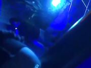Coppia italiana beccata a scopare in discoteca