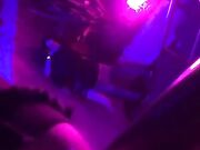 Coppia italiana beccata a scopare in discoteca