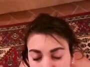 Giovane fidanzata 19 enne si fa sborrare in faccia