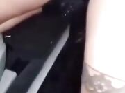 MILF italiana scopata in un parcheggio squirta