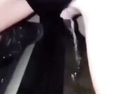 MILF italiana scopata in un parcheggio squirta