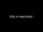 I piedini curati di mia moglie Lilly in macchina