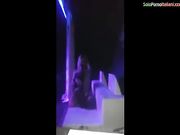 Noemi Blonde si masturba in uno spettacolo erotico