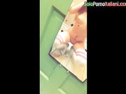 Simona 18 enne vicentina nuda in bagno