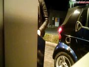 Bella figa fa benzina in minigonna, gran culo