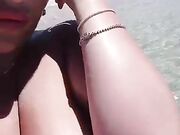 Sara in topless al mare CHE TETTONE