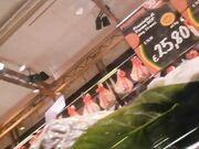 Al supermercato...upskirt