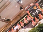 Al supermercato...upskirt