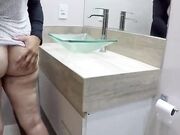 Scopata in bagno dal cazzone del mio amico brasiliano