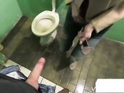 Lara De Santis scopata in fabbrica nel bagno