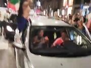 Forza italia - Tifose in piazza in topless