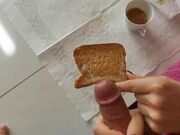 Italiana vuole fette biscottate con sborra a colazione