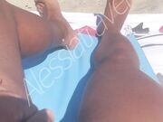 Trav si masturba in spiaggia alessiatravere