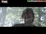 Edwige Fenech scena di sesso sotto la pioggia