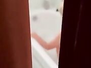 CHE CAZZO FAI - Mio fratello mi spia mentre mi masturbo