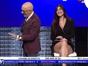 Barbara Francesca Ovieni Upskirt senza slip diretta Tv