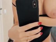 Selfei hot ragazza con belle tette