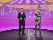 Federica Pellegrini minigonna e tacchi in Tv