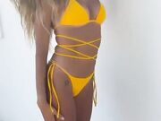 Melissa Satta prova costume