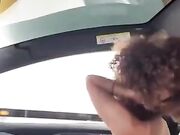 Mostra tette a camionista in autostrada