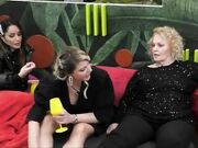 Manila Nazzaro ci regala qualche scosciamento al GfVip