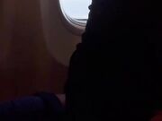 Bea si sditalina in aereo Seguila sul suo Ofans