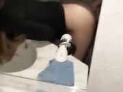 Fidanzata scopata in bagno da dietro