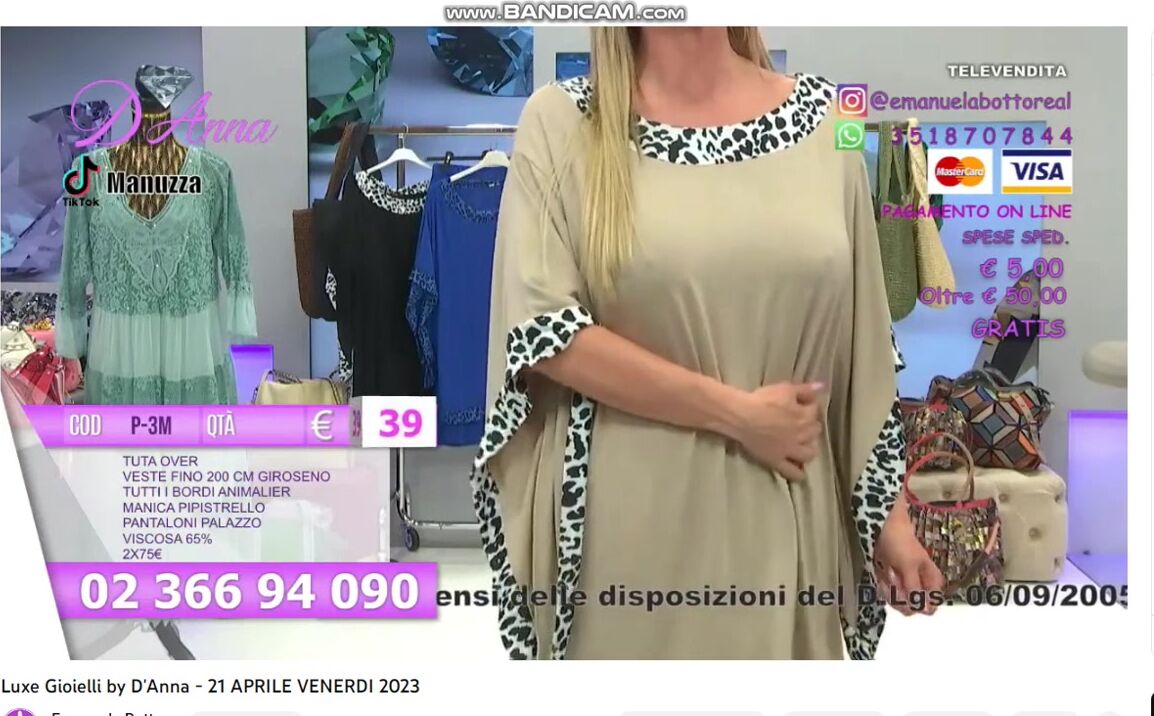 I capezzoli duri della Botto in Tv Solopornoitaliani